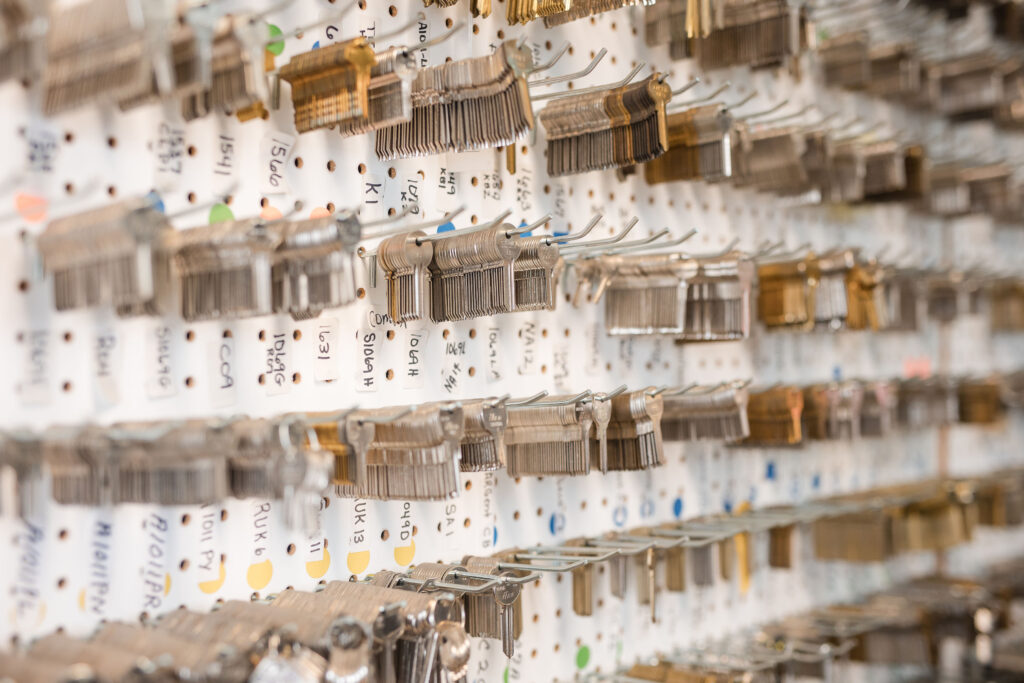 locksmithing, automative lock, transponder keys, high security locks and keys, commercial locksmithing